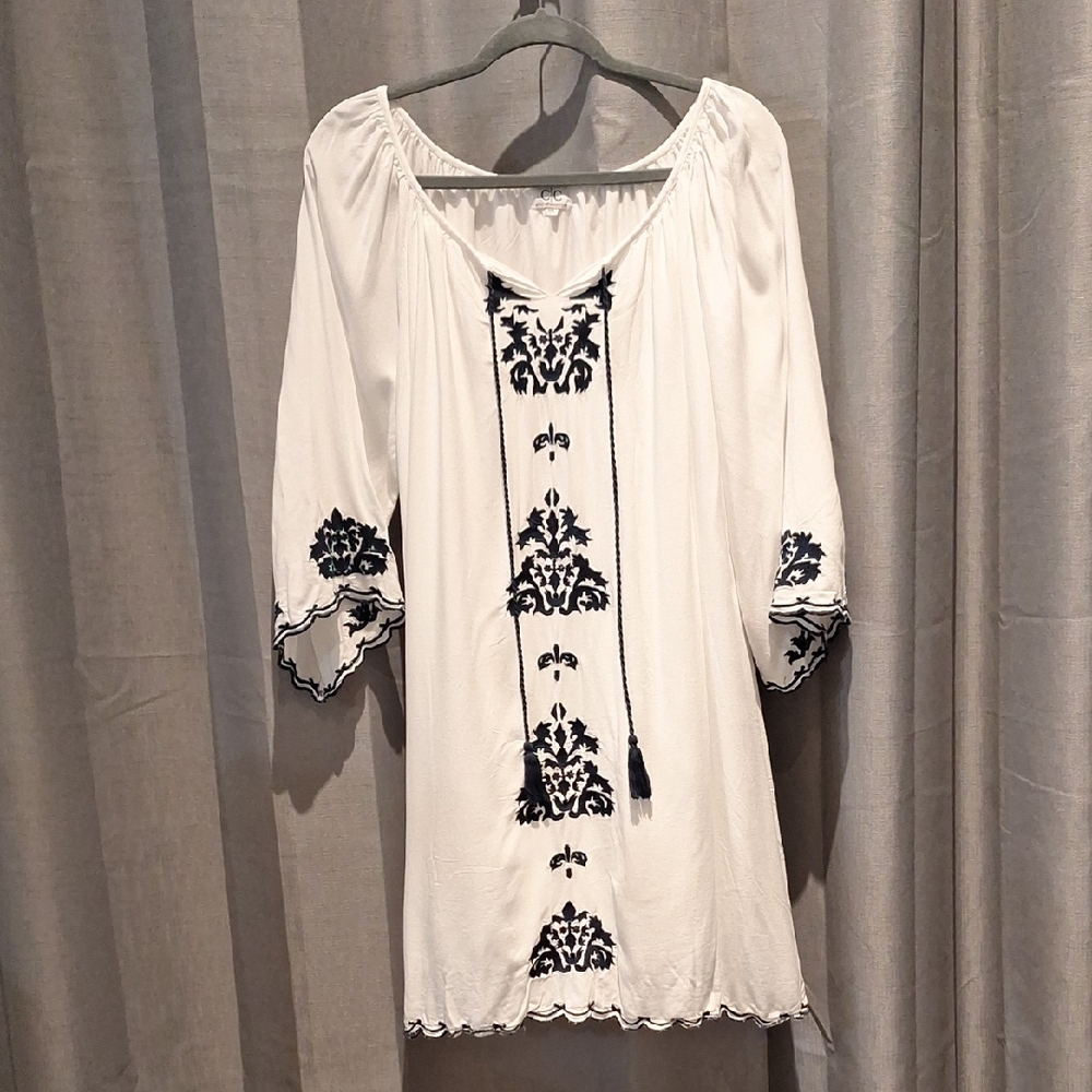 CC Chic Collection Beach Dress White With Blue Embroidery Mini Length Size XL
